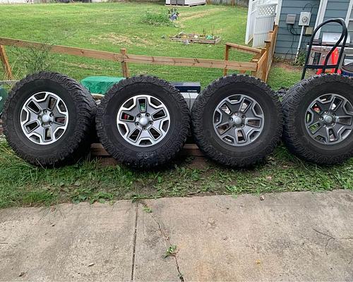 Jeep Rubicon 35 Wheel and Tire Package  Set of 4