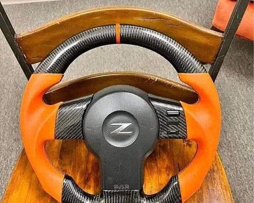 Carbon fiber steering wheel  Nissan 350z