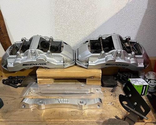 AMG 8piston front calipers and brackets  Nissan 370z